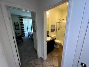 Private 690 sq ft Cozy NextGen Sidehouse - Image 5