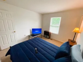 Spacious 4-BR with Gym - 17 mins to DT - Image 5