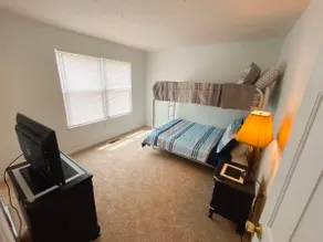 Spacious 4-BR with Gym - 17 mins to DT - Image 3