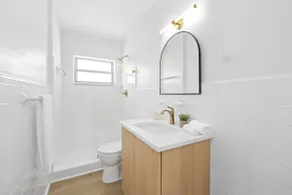 Retro Studio - Walking distance to downtown and the beach - Image 4