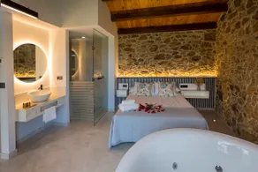 Apartment with a jacuzzi - Image 1