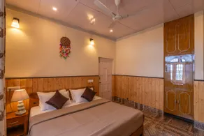 Shoolin Mountain Homestay - Image 5