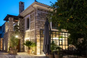 Carpe Diem Corinthian Suites 2 - Image 4