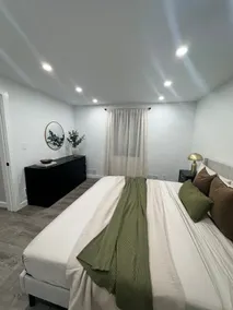 Modern | 2Bed | Near NYC + Parking - Image 3