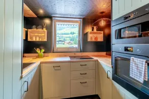 Small and fine living BASEMENT - Image 3