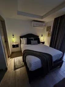 Stanza Elegant Studio Apartment - Image 2
