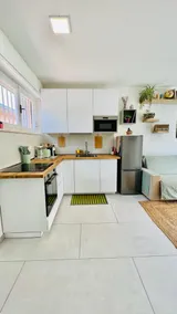 Silvy's Sunny House - 3 minutes from the Beach - Image 4