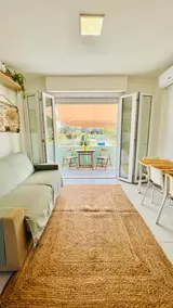 Silvy's Sunny House - 3 minutes from the Beach - Image 2