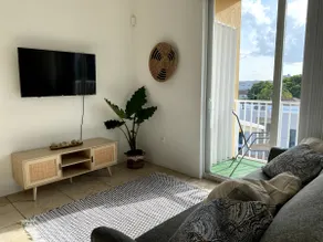 Cozy and warm apartment strategically located - Image 5