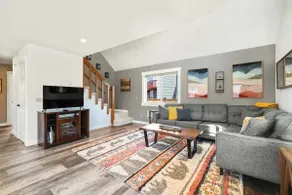 Renovated Quiet Coastal Escape - Image 3
