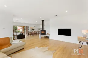 Serene Beach Haven: Sleeps 12 - Image 4