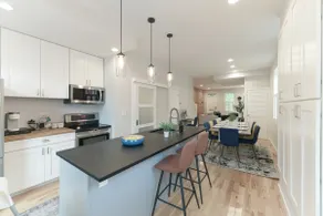 Upscale Old Town Retreat | Walk to King St Metro - Image 3