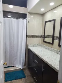 Apartment near the Zaragoza Bridge and consulate - Image 4