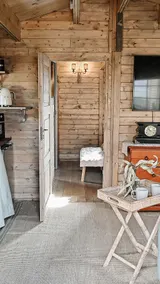 Stylish Tiny Home with Fire Pit in Moss Vale - Image 5