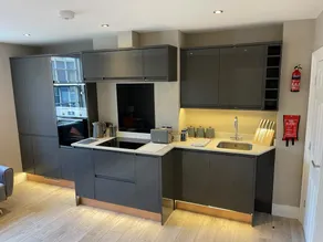 Swan House Apartment 2 - Image 2