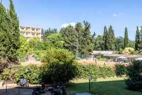 Plaza Cheery Suite - Image 5