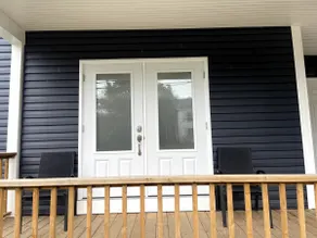 Wolfville Veranda Suite – Elegant Downtown Escape - Image 5