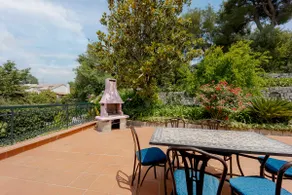 GuestHost - Amazing Apartment with Private Parking & Pool - Image 3