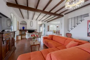 GuestHost - Amazing Apartment with Private Parking & Pool - Image 5