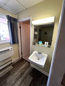Spacious Unit Steps From The Beach - Image 2