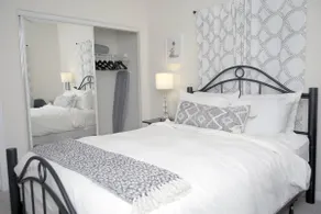 Long Beach Haven-Downtown! Beach! - Image 3