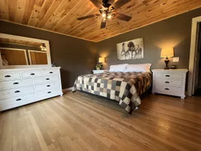King beds*kayaks*PETS*Fishing boat - Image 5