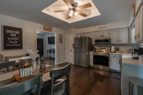 Secluded Home & Hot Tub - SW SGF - Image 2