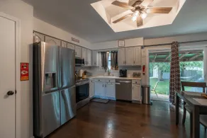 Secluded Home & Hot Tub - SW SGF - Image 4