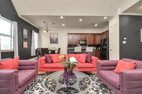 2UNITS | 20+ Guests | King Bed | 2 Pools | Free Parking | Uptown Houston - Image 2