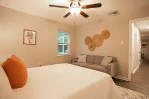 Campus Court Homestead - Image 5