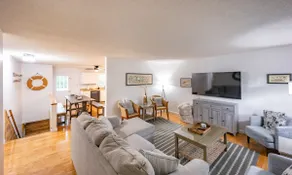 Burnside Bungalow, w/ dock, pool & firepit - Image 2