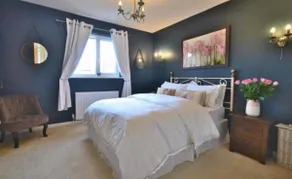 Family home in Great Dunmow for up to 5 guests - Image 2