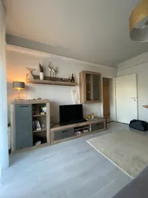 Modern, 2 bedroom apartment! - Image 5
