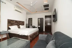 The Terrace Studio in Vasant Kunj - Image 3