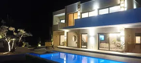 Contemporary 200 m² villa, swimming pool, billiards table - Image 2