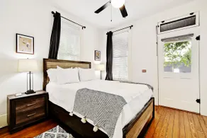 Beautiful Bungalow in Southtown - Image 3