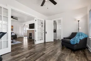 Large 2 Bed Apartment in The Heart of Canton - Image 5