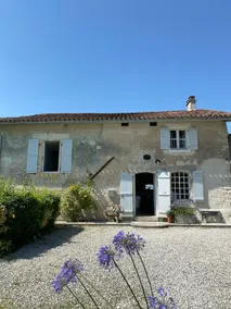Pretty Country Home - Own Pool & Walk to Village - Image 2