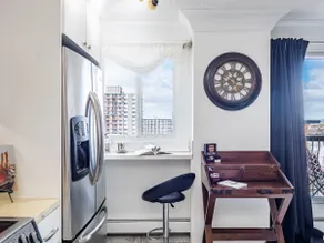 Steps to Jasper Ave - 1 Bedroom - U/G Parking - Image 5