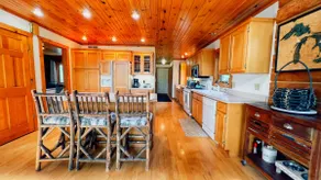 Peaceful Lakeview Cabin Stay On Private Peninsula - Image 5