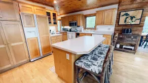 Peaceful Lakeview Cabin Stay On Private Peninsula - Image 4