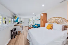 Sunny Boho Studio Apartment with Full Kitchen! - Image 5