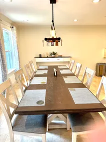 Newly Renovated Home, Centrally Located, Sleeps 10 - Image 5