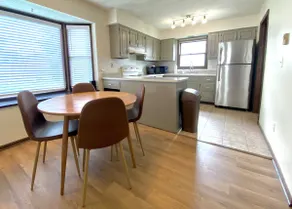 Restful Townhouse - Image 4
