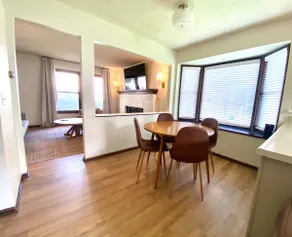 Restful Townhouse - Image 3