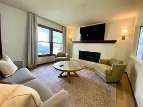 Restful Townhouse - Image 2