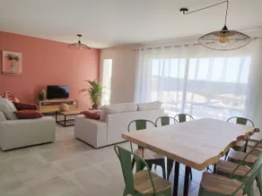 Beautiful 5-star air-conditioned villa with heated pool - Image 4