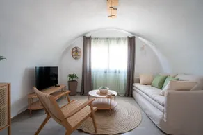 Castle View Suites - Modern Apt for 4 guests - Image 4
