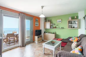 Beachfront penthouse with ocean views - Image 5