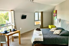 [Paradise 515] Elegant studio with castle view - Image 3
